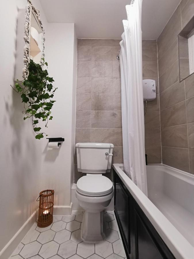 Peaceful House In The Heart Of Glasgow City, Close To Queen Elizabeth Hospital And Govan Subway, Free Private Parking Экстерьер фото